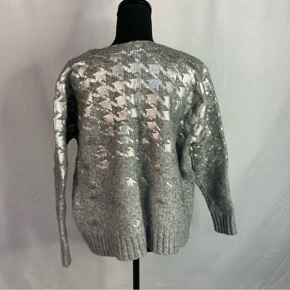 Lord & Taylor Silver & Grey Sweater - Picture 8 of 8